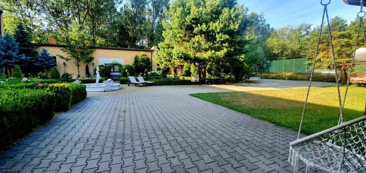 Hotel Leszczynski Konstantynów Łódzki Buitenkant foto